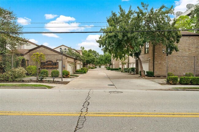 Building Photo - 2555 Bering Dr