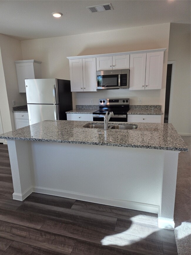 Building Photo - 632 Craven St