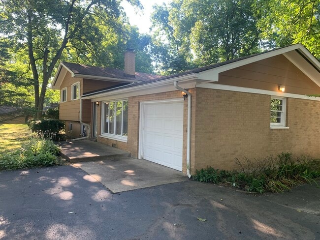 Building Photo - 4513 David Ln