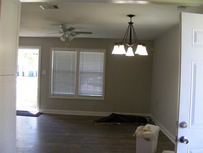 Building Photo - 4725 Maggie St