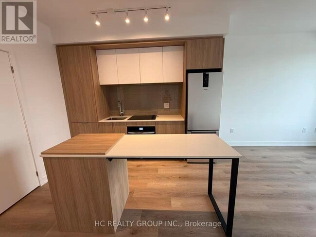 Building Photo - 395 Square One Dr