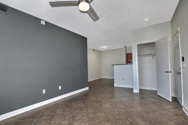 Building Photo - 3302 N 7th St