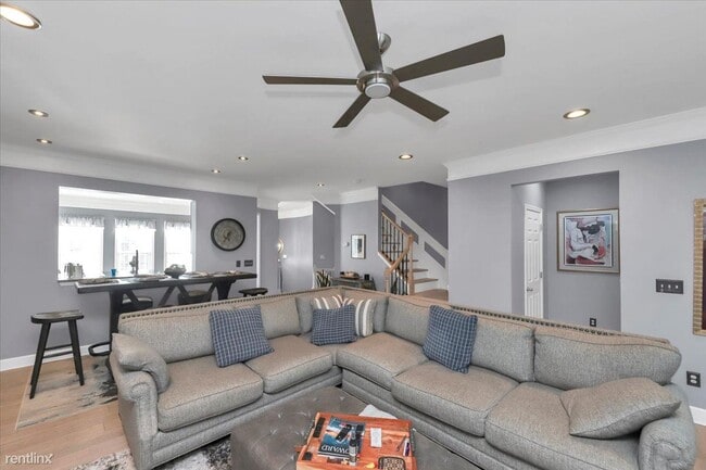 Building Photo - 3 br, 3.5 bath Townhome - 6529 Bennington ...