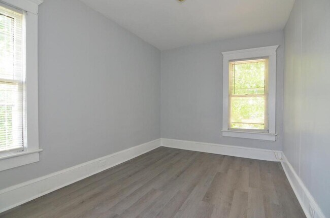 Foto del edificio - 38 Belmont St, Apt 3