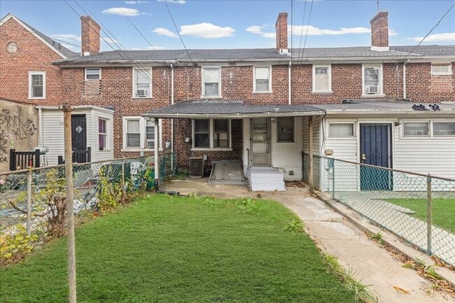 Building Photo - 1215 S Octagon Rd