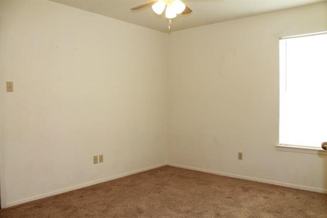 Foto del edificio - 1424 Walters Dr