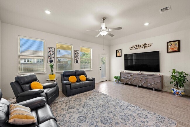 Foto del edificio - 1069 Pink Granite Blvd