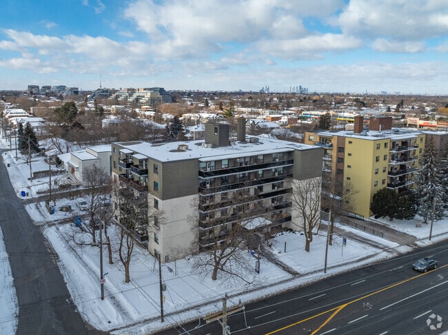 Building Photo - 4340 Bathurst St