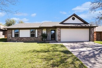 Building Photo - 772 Hampshire Dr