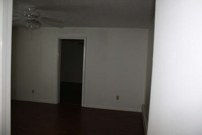 Building Photo - 853 E 11th Ave