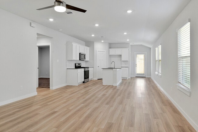 Building Photo - 1241 Amistad Lp