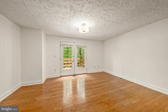 Foto del edificio - 1931 Belmont Ridge Ct