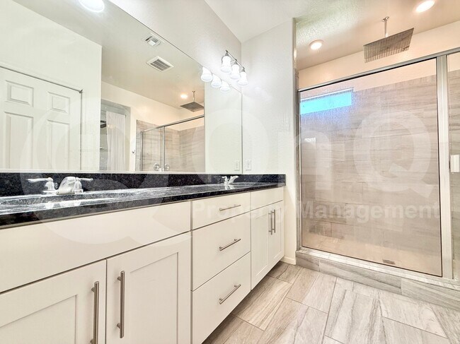 Foto del edificio - 3726 E Dogwood Dr