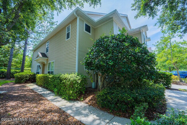 Building Photo - 7990 Baymeadows Cir E