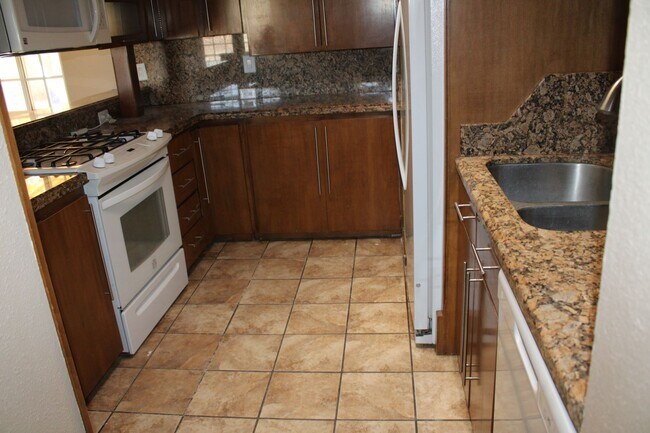 Foto del edificio - 2716 Bert Yancey Dr