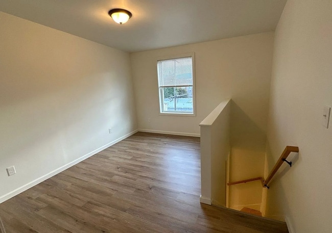 Building Photo - this beautifully updated three-bedroom, one-and-a-half-bath home in Columbia