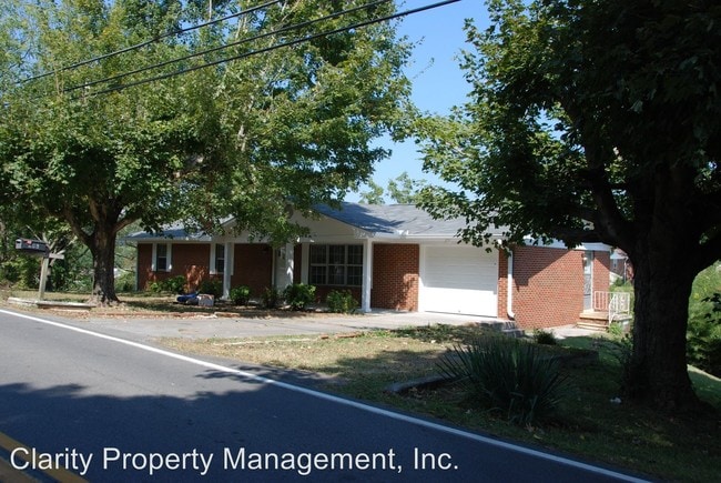 Building Photo - 3 br, 1.5 bath House - 809 SE Dockery Lane