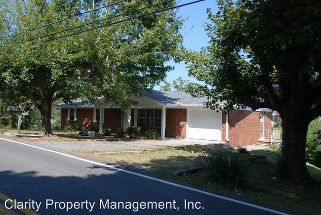 Foto del edificio - 3 br, 1.5 bath House - 809 SE Dockery Lane