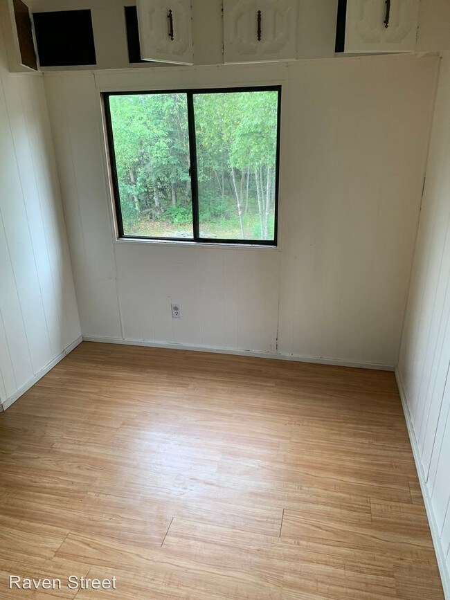 Building Photo - 3 br, 1 bath Apartment - 21107 Raven St