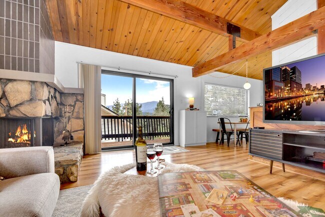 Foto del edificio - 355 Mullins Dr