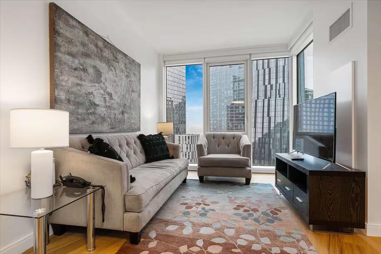 Foto principal - 625W W 57th St