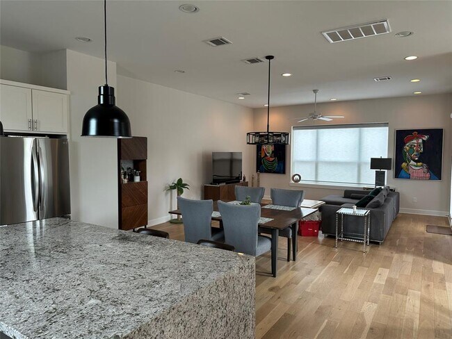 Foto del edificio - 1523 Hickory St