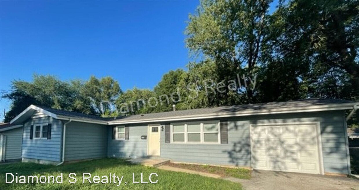 2219 S Kickapoo Ave, Springfield, MO 65804 House Rental in Springfield, MO