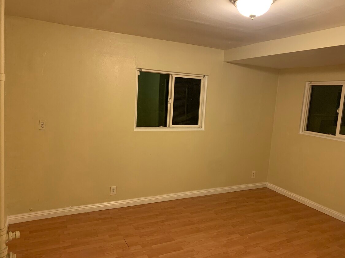 Foto principal - 227 N Yale Ave