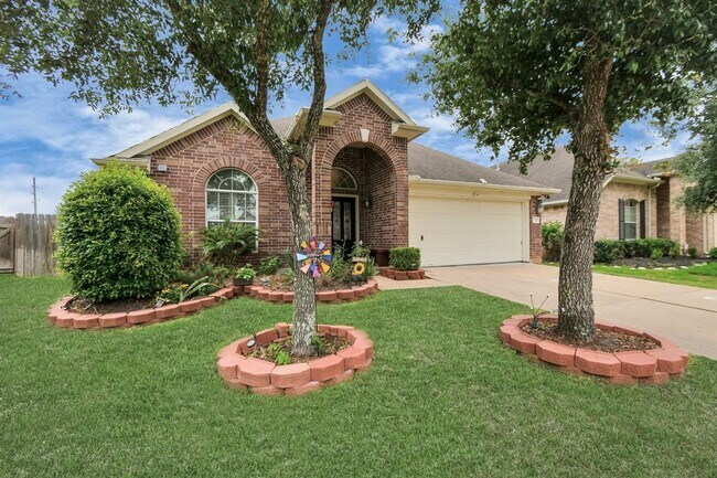 Foto del edificio - 2103 Breezeway Ln