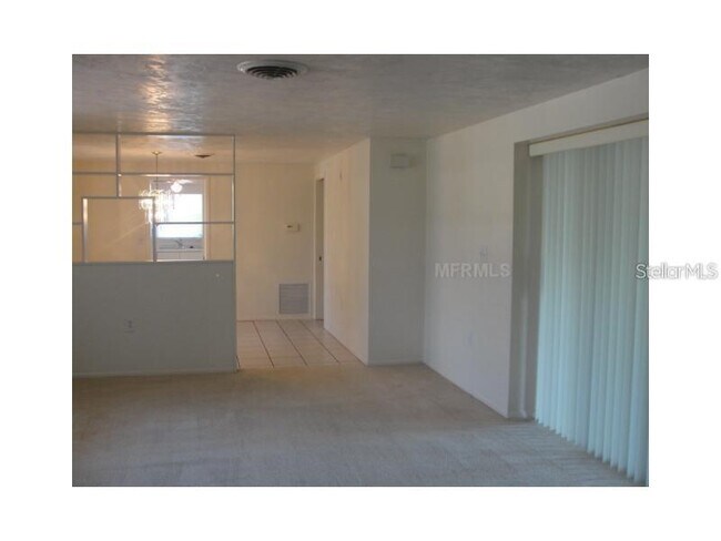 Foto del edificio - 7461 Cass Cir
