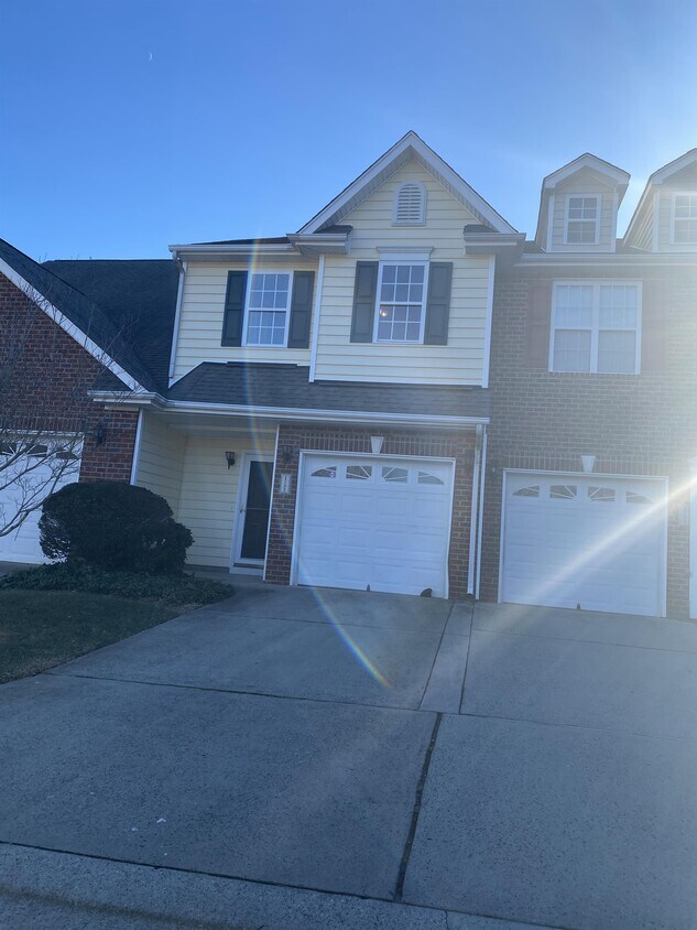 Foto principal - 1732 Silver Chase Ct