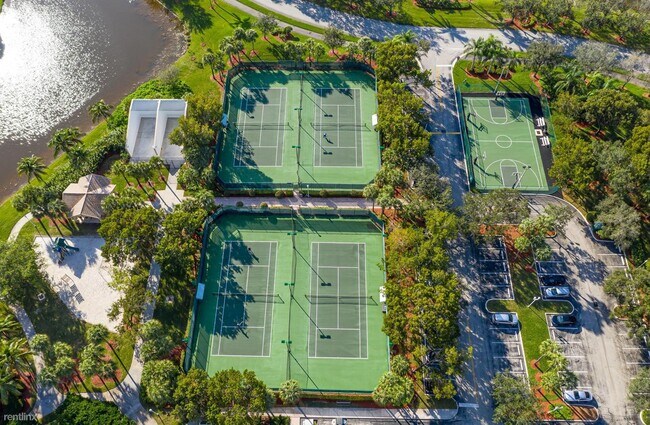 Foto del edificio - 4 br, 3.5 bath House - 1995 NW 169th Ave