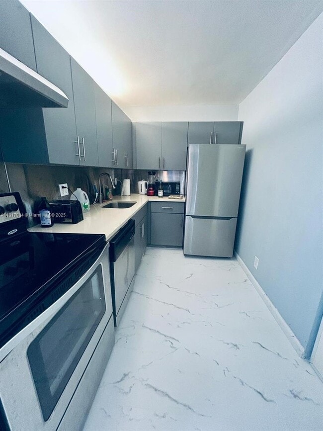 Foto del edificio - 121 Golden Isles Dr