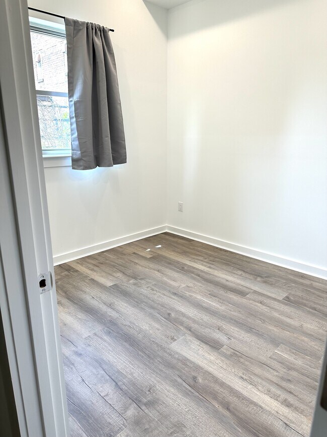 Foto del edificio - 5146 Ranstead St