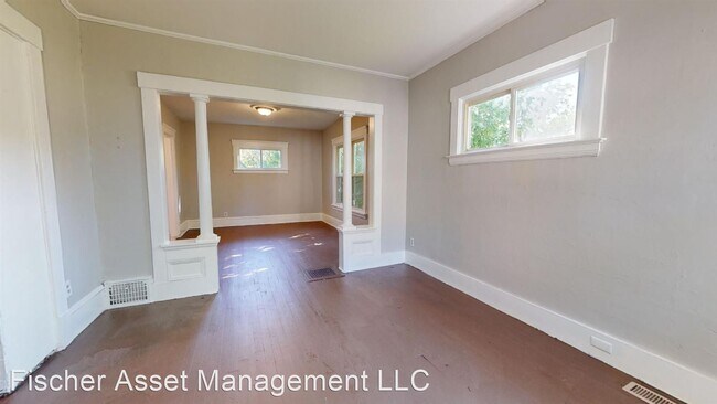Building Photo - 1 br, 1 bath Apartment - 1471 West 98th St...