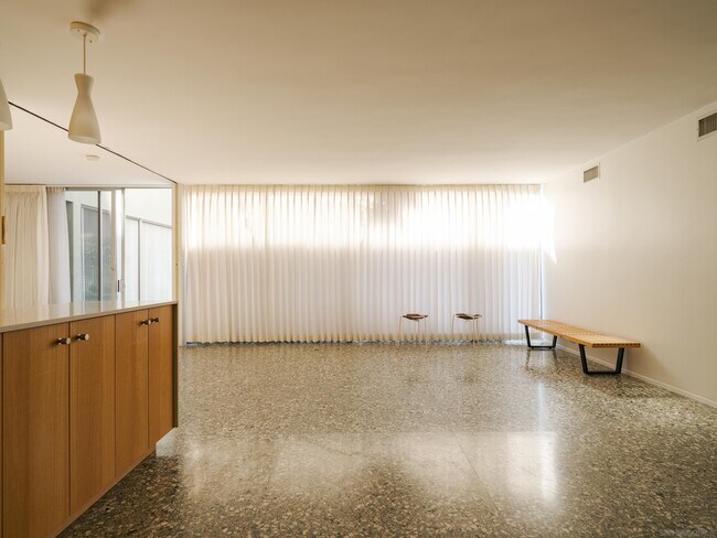 Foto del edificio - 3200 Sixth Ave