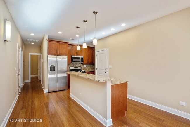 kitchen - 2634 N Wilton Ave