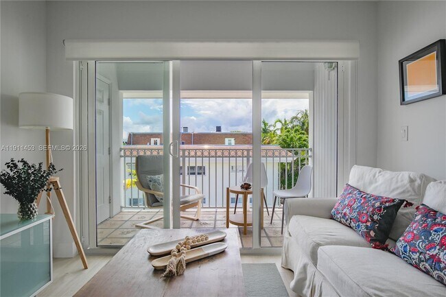 Foto del edificio - 290 Sunrise Dr