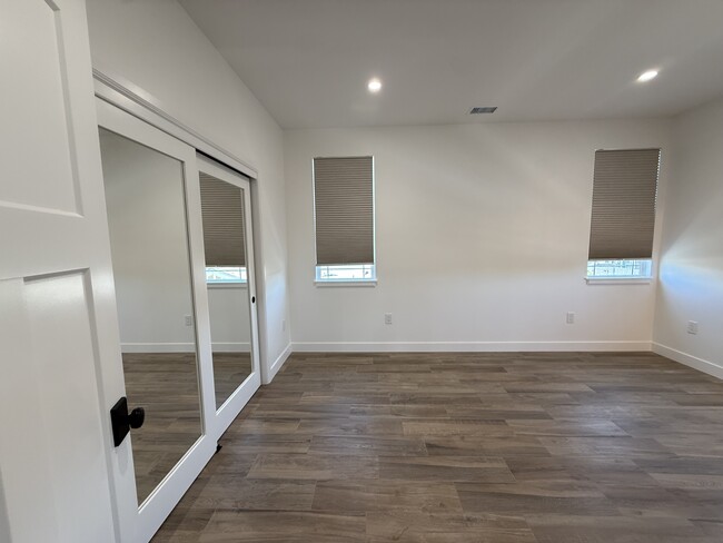 Building Photo - 4204 1/2 Cherokee Ave