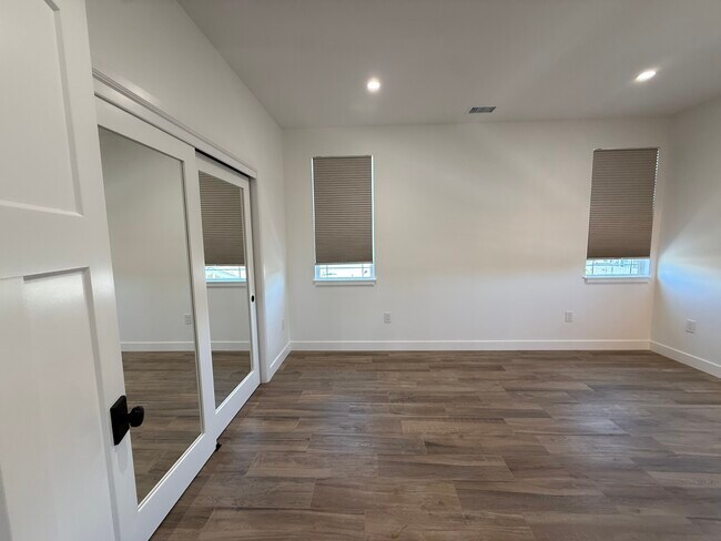 Foto del edificio - 4204 1/2 Cherokee Ave