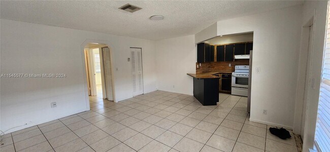 Foto del edificio - 1750 SW 21st St
