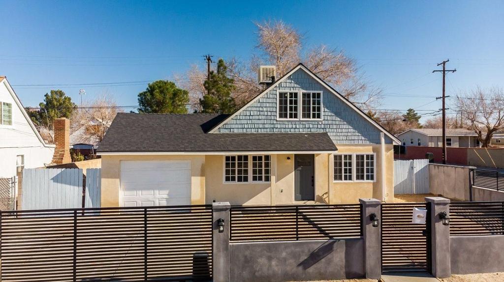 Foto principal - 44202 Heaton Ave