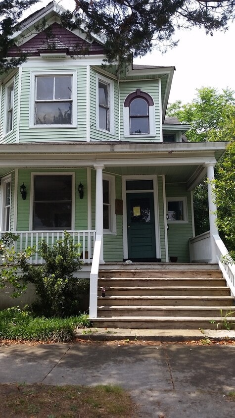 Primary Photo - Awesome 1+ Bedroom apartment in Duplex