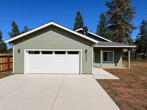 Building Photo - 5589 Linrich Ln