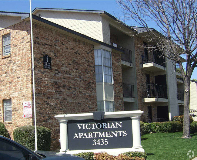 Building Photo - Victorian Apartments