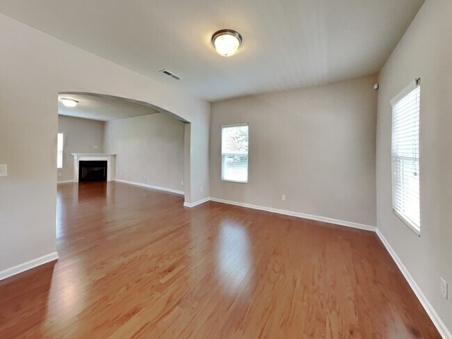 Foto del edificio - Apply today!