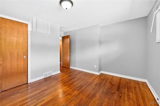 Building Photo - 216 Pine Grove St