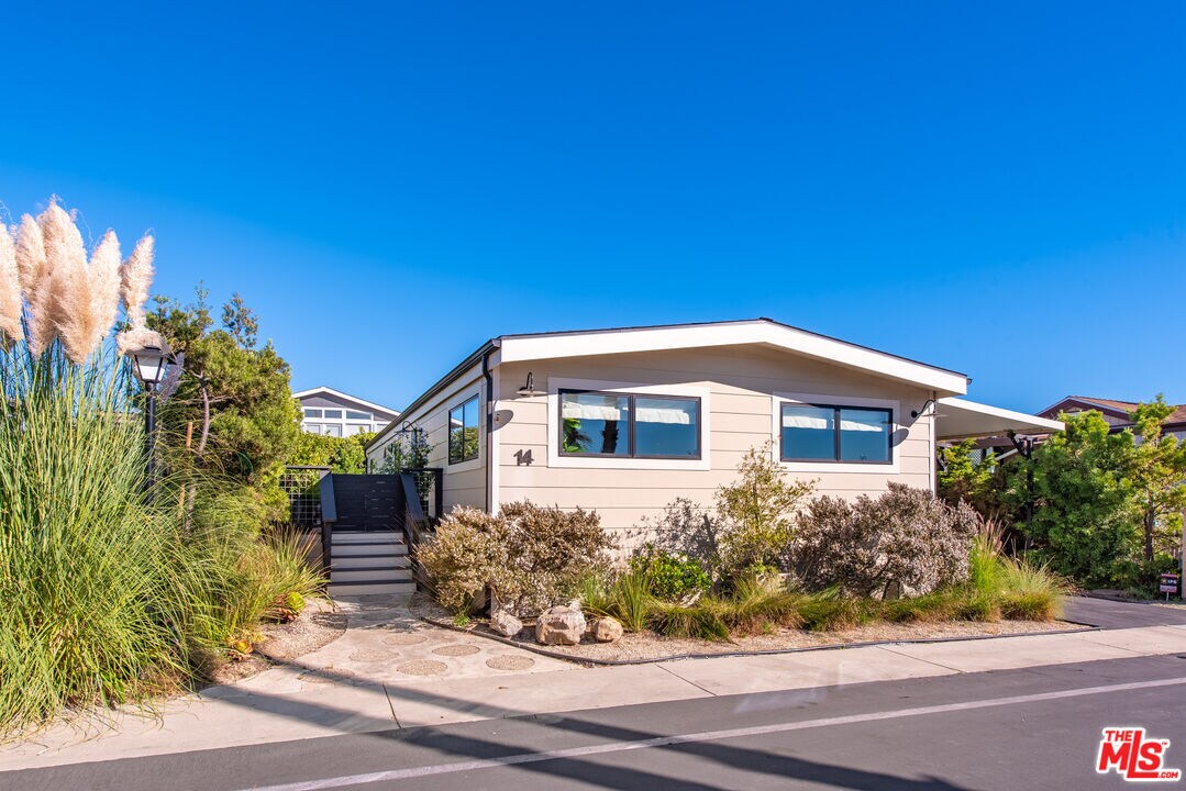 Primary Photo - 29500 Heathercliff Rd