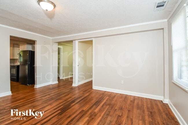 Foto del edificio - 2456 Maple St