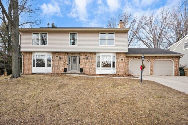 Building Photo - 310 Yosemite Trail